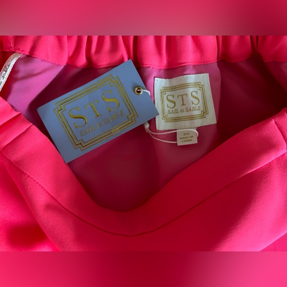SAIL to SABLE neon pink top - Picture 4 of 5